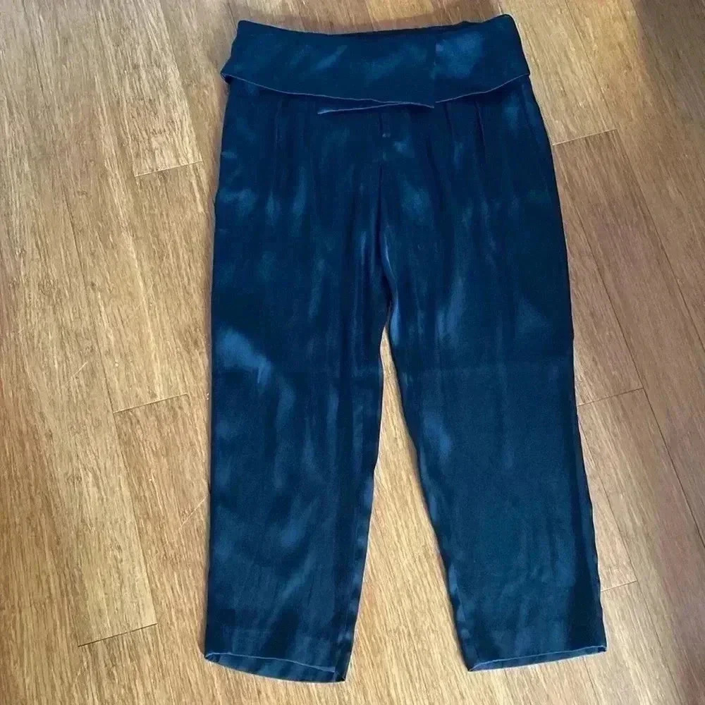Banana Republic NWT Niki ankl pant - 100% Black silk - size 8